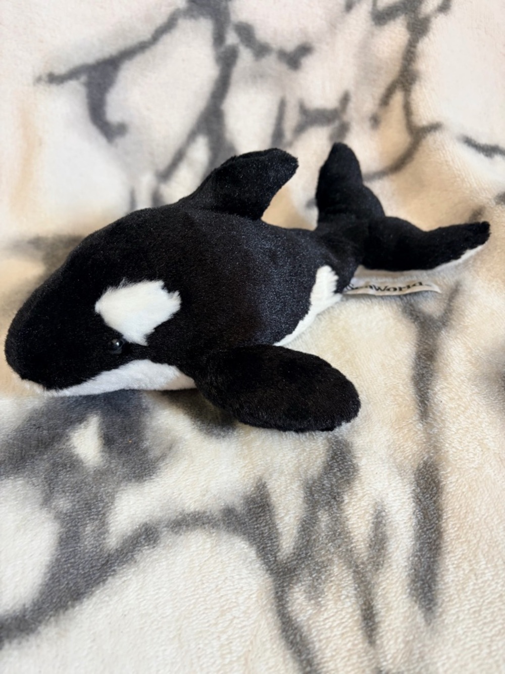 SeaWorld’s Shamu Black/White Orca (Killer Whale) 9” VTG Plush Toy (2006)/EUC
